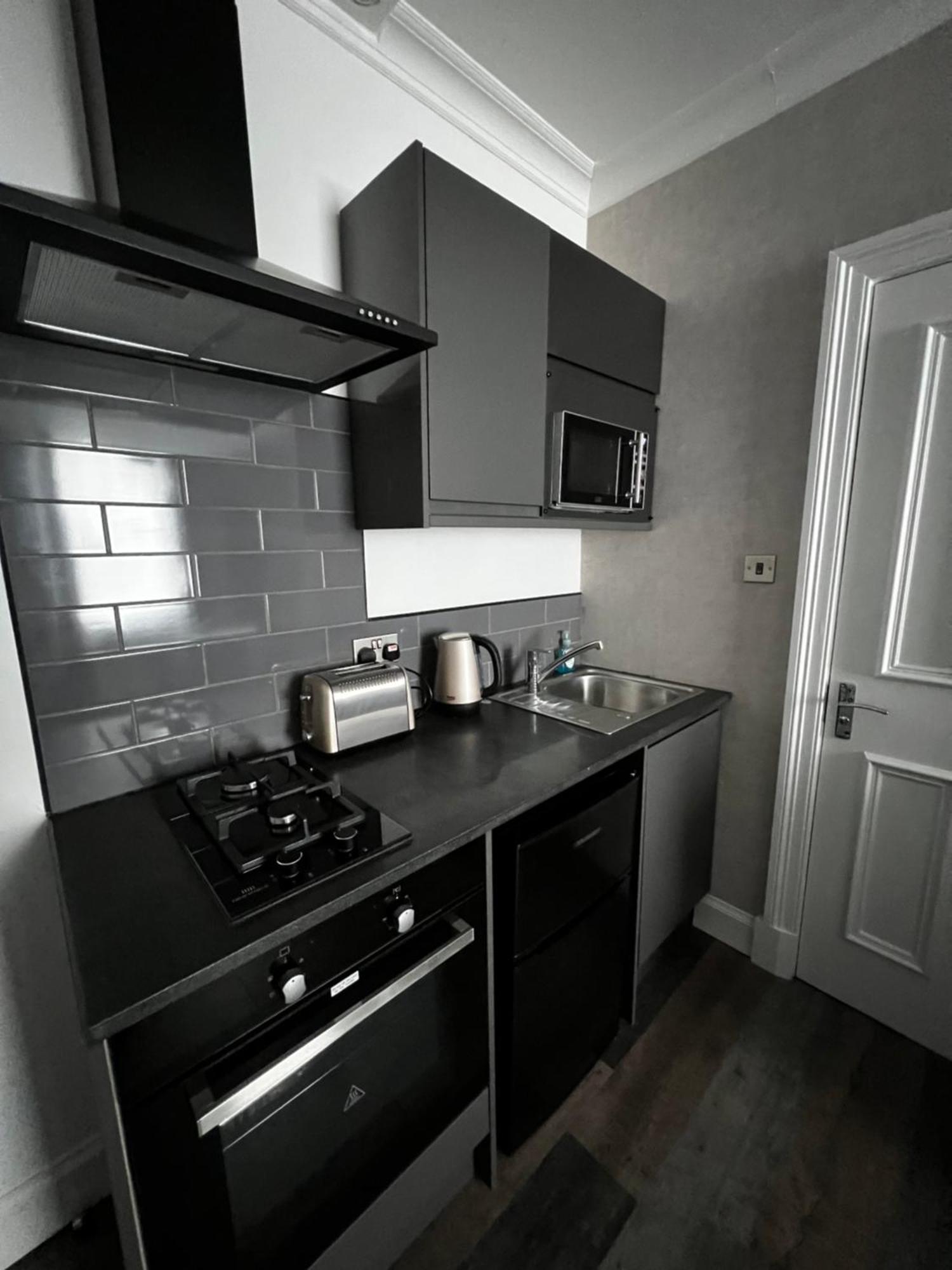 Amani Apartments - Glasgow City Centre Buitenkant foto
